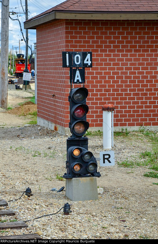 Traffic light, sign - Illinois Railway Museum